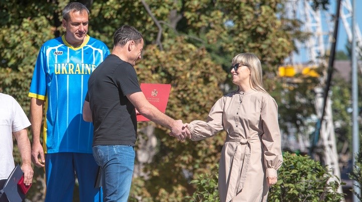 В парку відпочинку Кам'янського у День міста відбулось свято танцю, спорту та краси  - ФОТО
