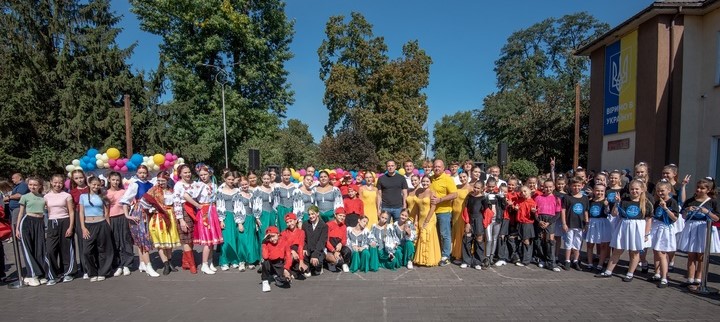 В парку відпочинку Кам'янського у День міста відбулось свято танцю, спорту та краси  - ФОТО
