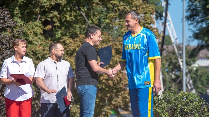 В парку відпочинку Кам'янського у День міста відбулось свято танцю, спорту та краси  - ФОТО
