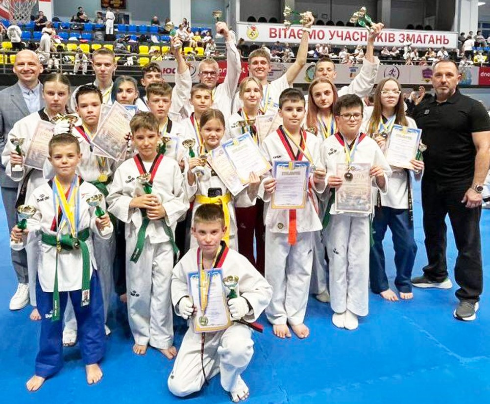 В Кам'янському відбувся чемпіонат Дніпропетровщини з тхеквондо ВТФ: місцеві спортсмени перемогли у двох розділах - ФОТО