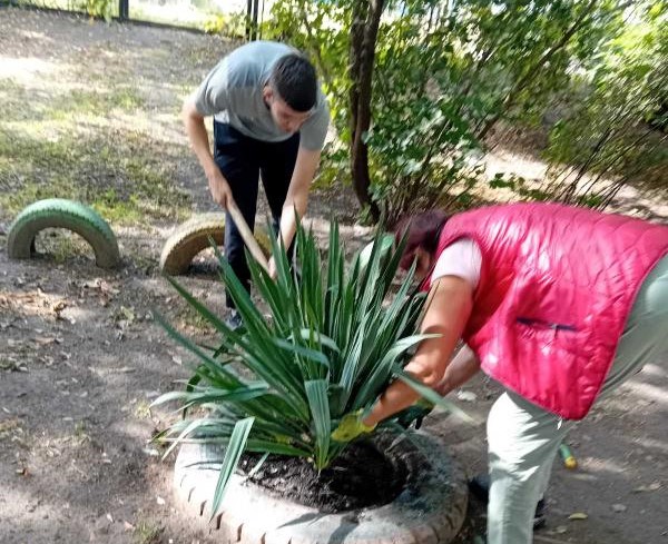 В Кам'янському активні городяни приєдналися до Всесвітнього дня прибирання «World Cleanup Day» - ФОТО