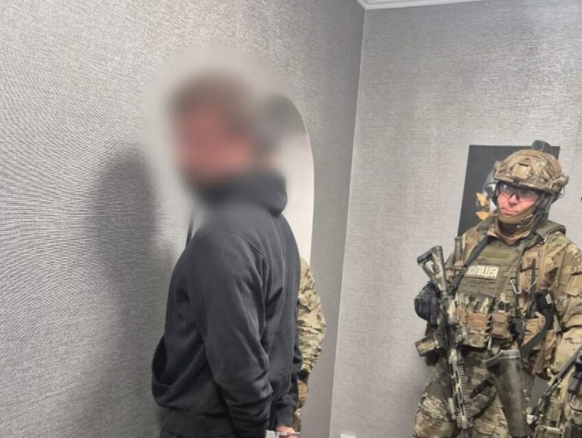 Застрелив дружину у її квартирі: в Кам’янському затримали підозрюваного у вбивстві 28-річної Анастасії Чиженок