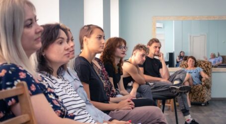 В Кам’янському театрі ставлять “Алісу в Дивокраї” за Л.Керроллом