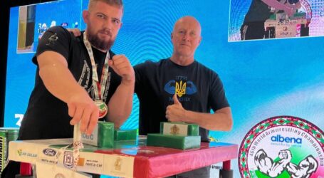Армрестлери з Кам`янського вибороли дві нагороди на чемпіонаті світу