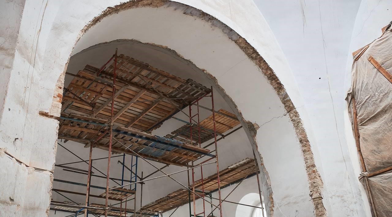 У Свято-Миколаївському храмі ПЦУ в Кам'янському тривають відновлювальні роботи - ФОТО