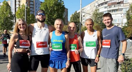 Кам`янчанин Василь Карпович став переможцем міжнародного забігу «Dnipro Marathon 2025»
