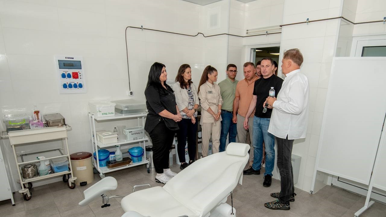 В Кам'янському до Дня народження міста відкрили два відремонтовані медзаклади - ФОТО