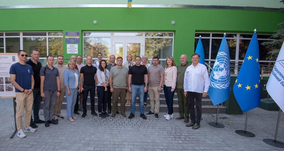 В Кам'янському до Дня народження міста відкрили два відремонтовані медзаклади - ФОТО
