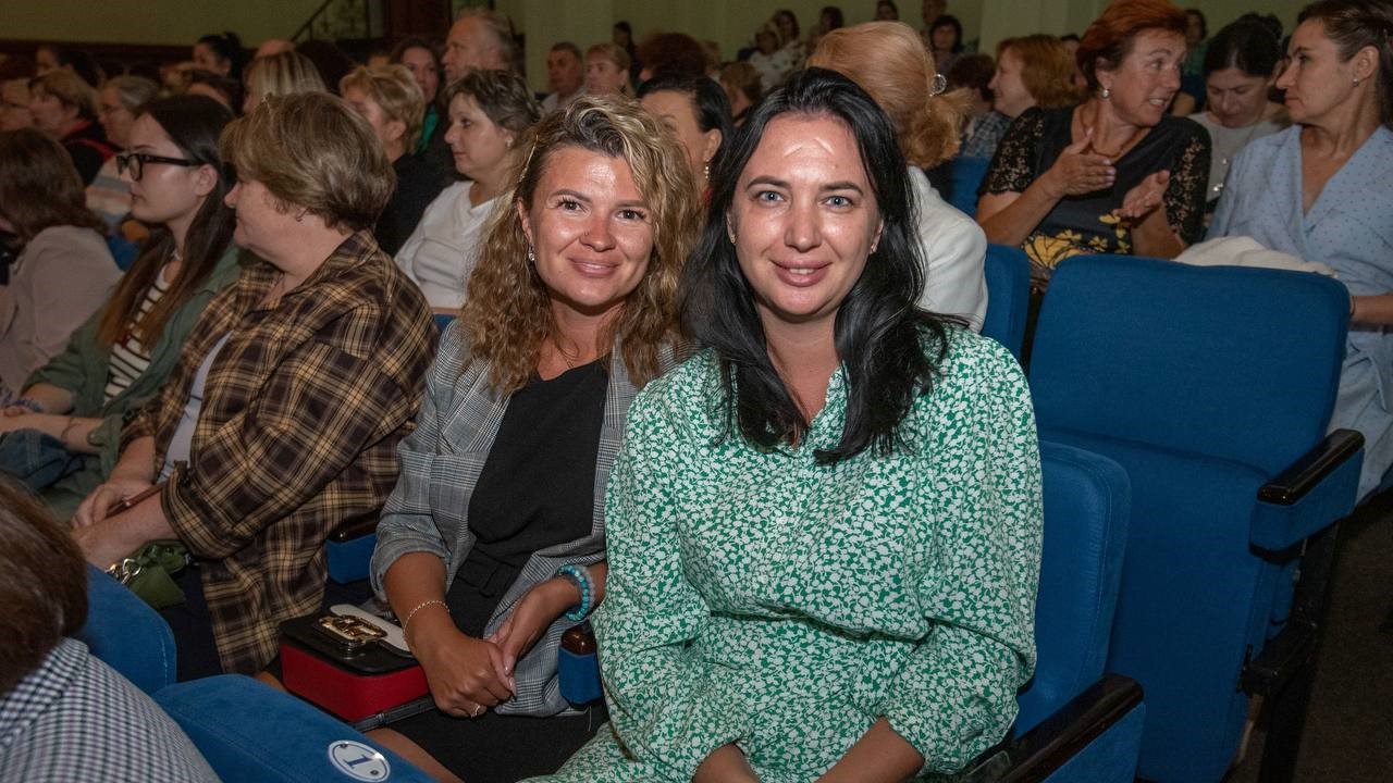 В Кам'янському під час мистецького заходу збирали гроші для підтримки військових - ФОТО