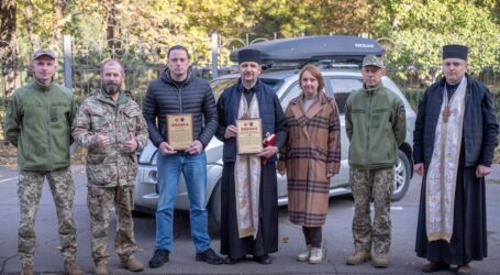 Автівку для військових відправили з Кам’янського на схід України
