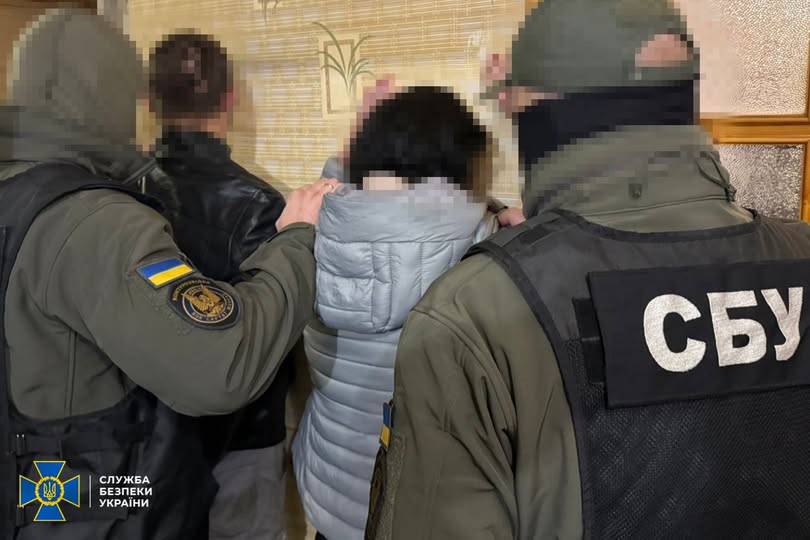 Хотіли замаскувати бомбу під вогнегасник: мешканців Донеччини, що готували теракти у Дніпропетровській області затримала СБУ