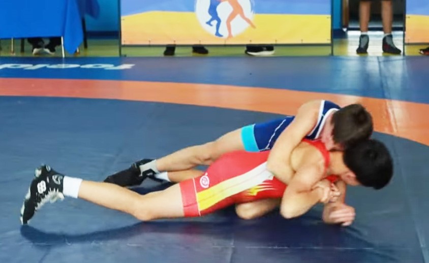 Спортсмени з Кам’янського стали призерами чемпіонату Кривого Рогу з греко-римської боротьби