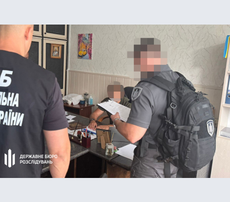 На Дніпропетровщині судитимуть колишнього посадовця відомчої лікарні, який вимагав хабар у пораненого бійця - ФОТО