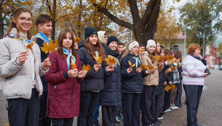 В Кам'янському сьогодні своє 35-річчя святкує Науковий ліцей імені Анатолія Лигуна - ФОТО