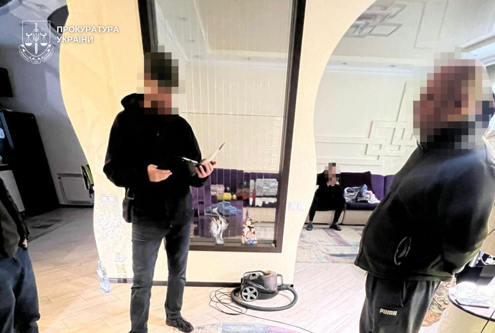 Розвозили товари та фотографували енергооб'єкти: СБУ затримала агентів фсб, які намагалися зірвати опалювальний сезон у Дніпрі - ФОТО