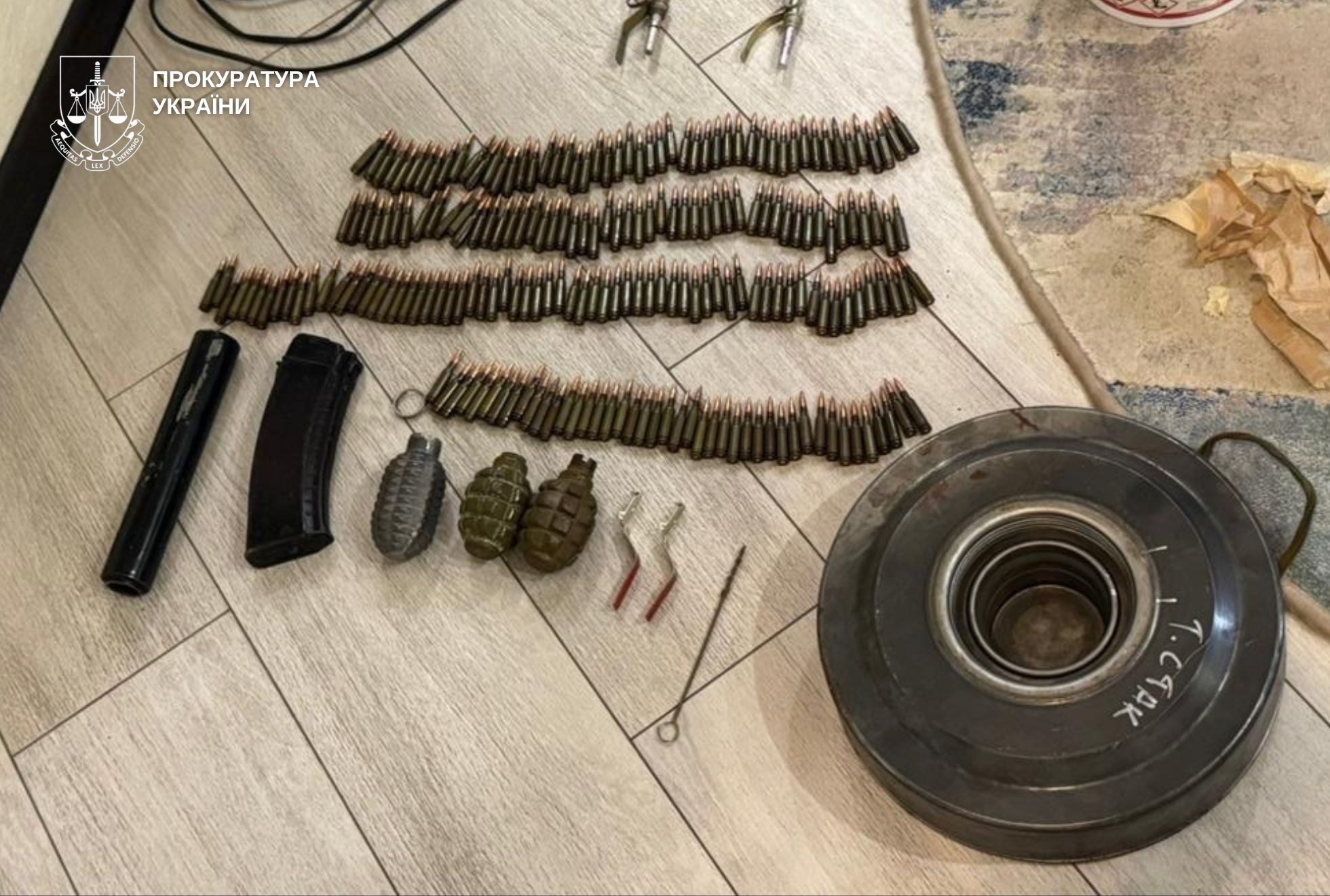Розвозили товари та фотографували енергооб'єкти: СБУ затримала агентів фсб, які намагалися зірвати опалювальний сезон у Дніпрі - ФОТО