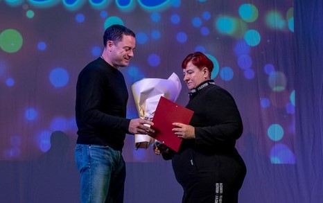 В Кам'янському сьогодні з прийдешнім професійним святом вітали працівників соціальної сфери - ФОТО