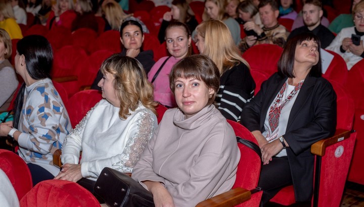 В Кам'янському сьогодні з прийдешнім професійним святом вітали працівників соціальної сфери - ФОТО