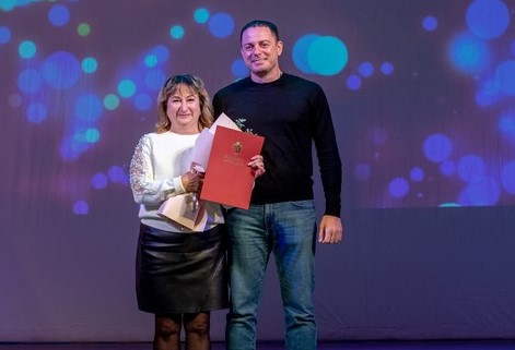 В Кам'янському сьогодні з прийдешнім професійним святом вітали працівників соціальної сфери - ФОТО