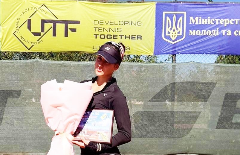 Тенісистка з Кам’янського Марина Левадна стала переможницею тенісного турніру на Закарпатті