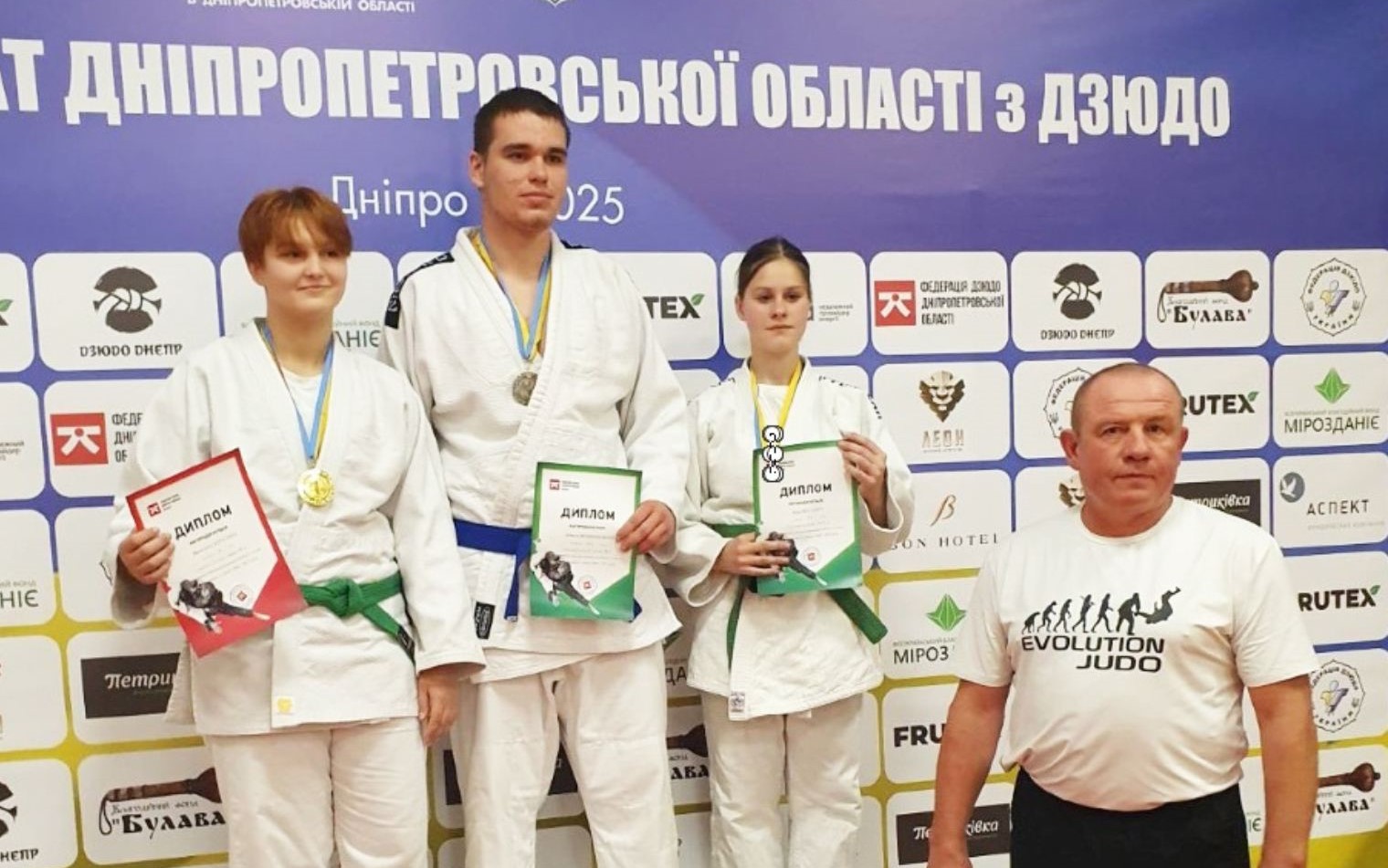 Кам’янчани здобули нагороди на чемпіонаті Дніпропетровщини з дзюдо - ФОТО