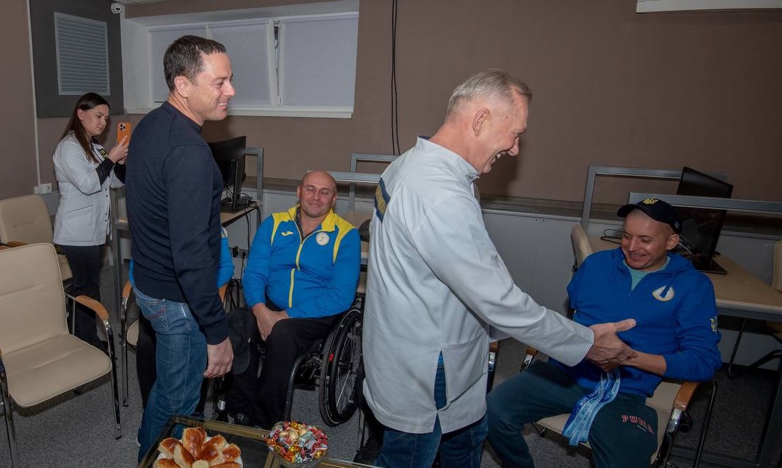 Параолімпійців Дніпропетровщини, серед яких кам'янчанин Віталій Плакущий, привітали зі здобуттям нагород на чемпіонаті Європи з кульової стрільби - ФОТО