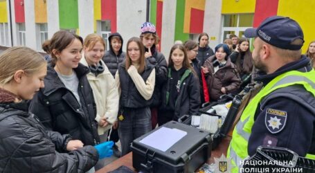 В Кам’янському школярі спробували себе в ролі криміналістів