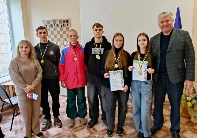 В Кам'янському відбувся шашковий турнір серед міських коледжів - ФОТО