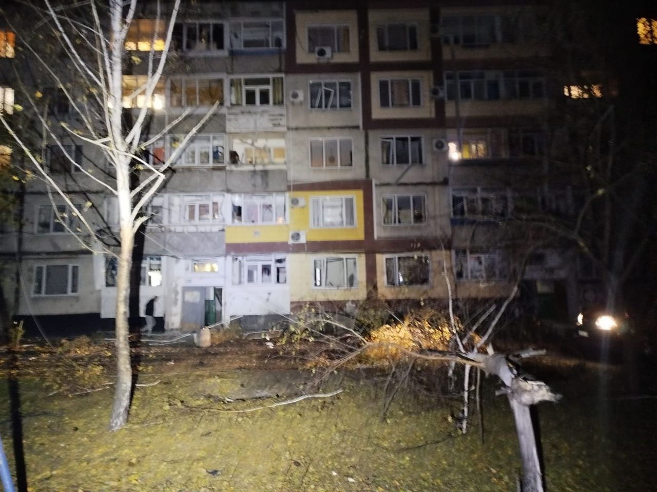Вночі Дніпропетровщина була під атакою ракет та БпЛА, в Кам'янському пошкоджена інфраструктура - ФОТО