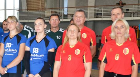 Кам`янська “Паляниця” стала третьою на волейбольному турнірі у Дніпрі