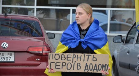 Не дати забути: в Кам’янському відбулася акція-нагадування про полонених та зниклих безвісти героїв(РЕПОРТАЖ)