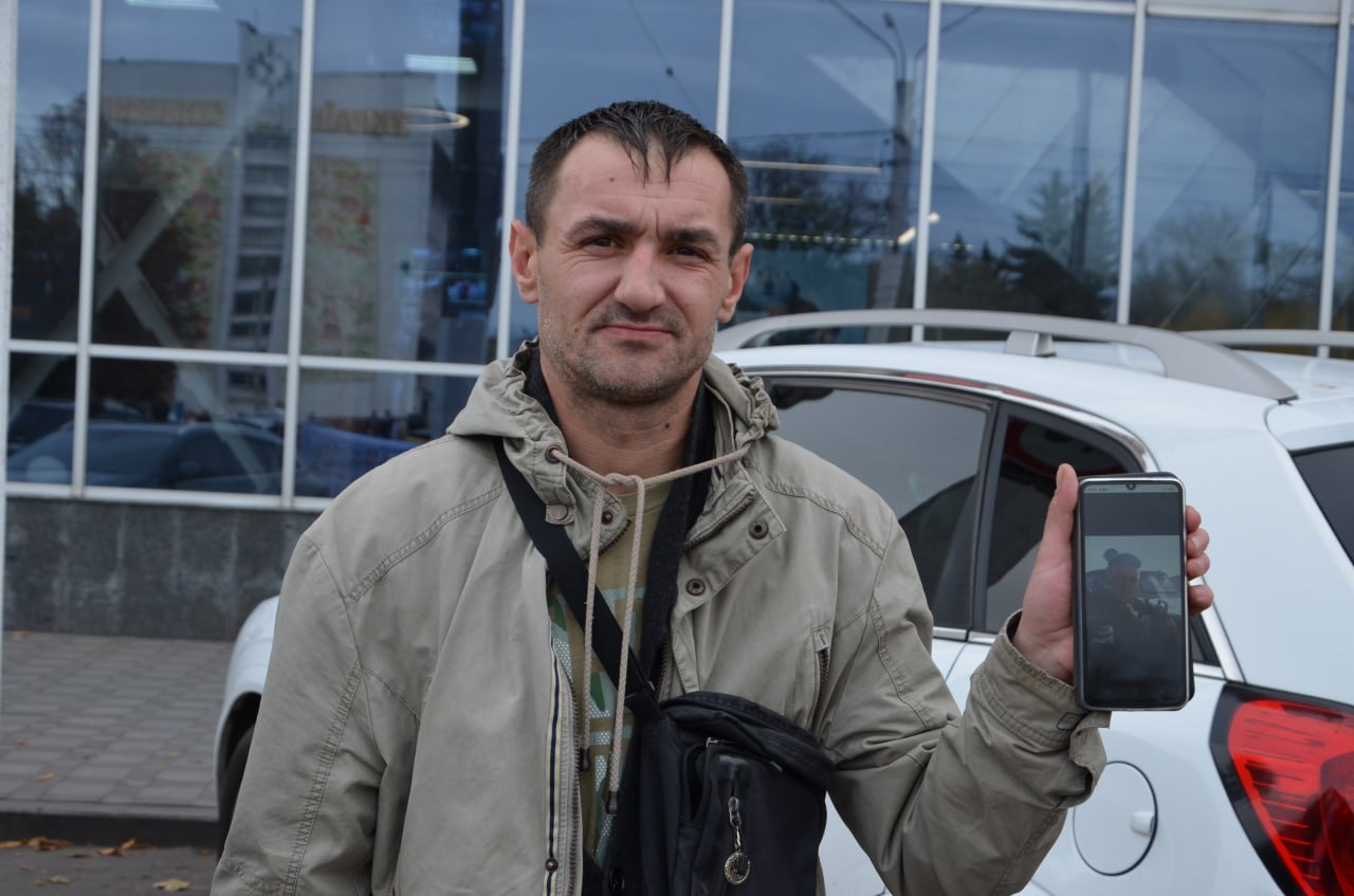 Не дати забути: в Кам’янському відбулася акція-нагадування про полонених та зниклих безвісти героїв(РЕПОРТАЖ) - ФОТО