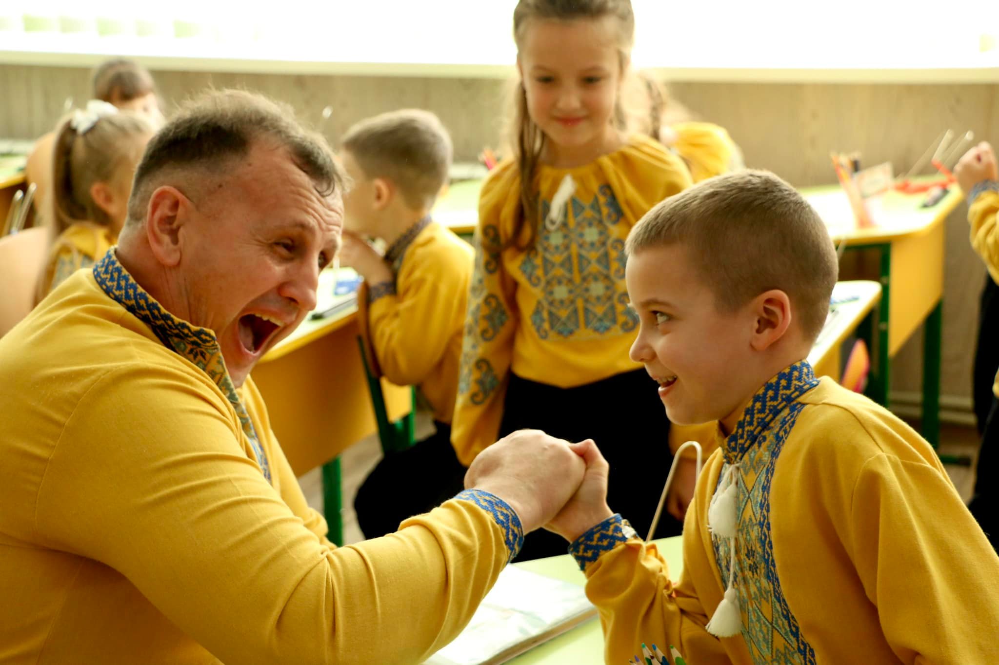 Микола Василинюк: «Тільки той учитель, - хто не пригнічує, а підносить,  не ламає, а розвиває, не диктує, а вчить вчитися, не вимагає, а довіряє» - ФОТО