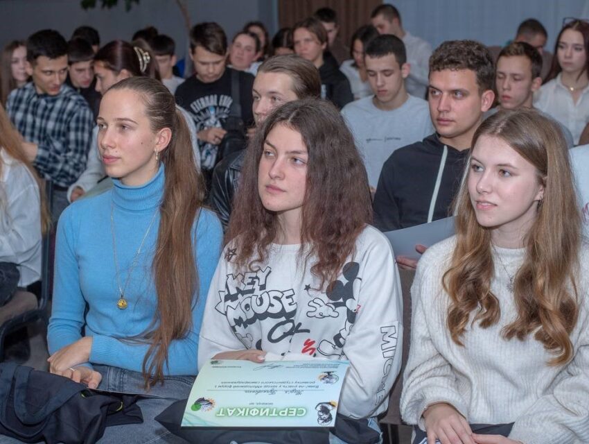 Молодь Кам’янського обмінювалась ідеями та баченням майбутнього розвитку громади