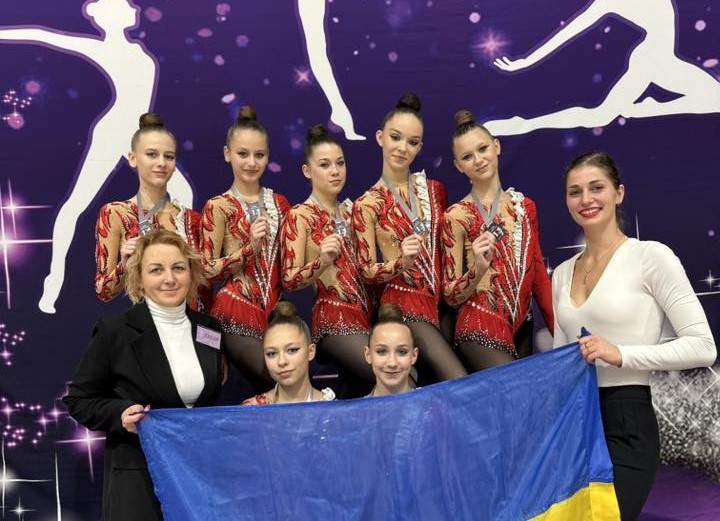 Спортсменки з Кам’янського вибороли нагороди на Всеукраїнських змаганнях з естетичної групової гімнастики