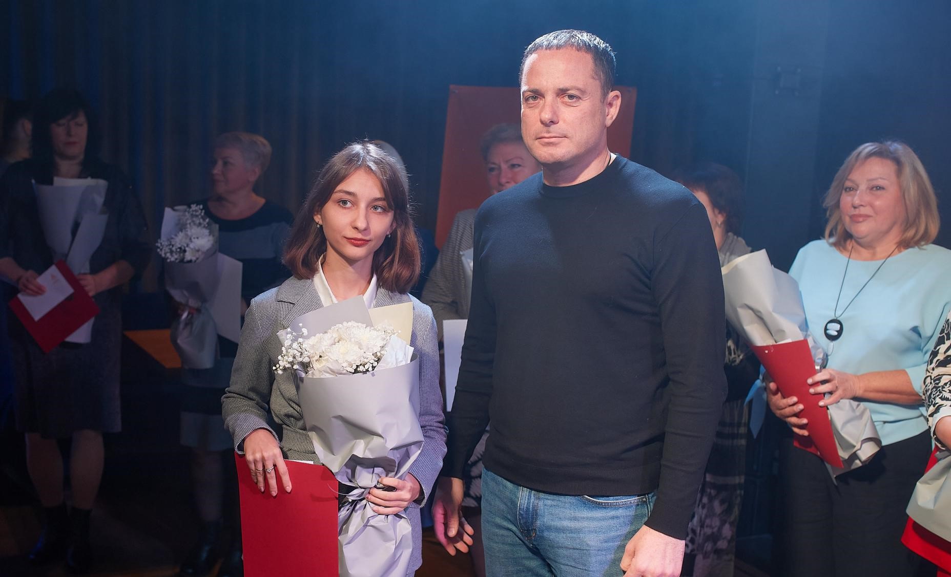 В Кам'янському сьогодні з професійним святом вітали представників культури міста - ФОТО