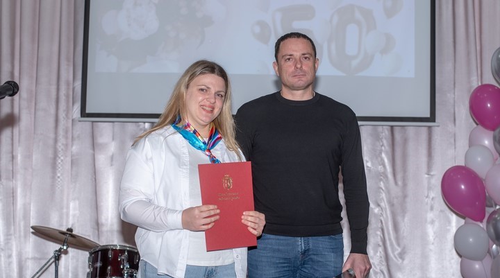 Перша школа, що була відкрита на Лівобережжі:в Кам'янському свій піввіковий ювілей відзначив ліцей №40 - ФОТО