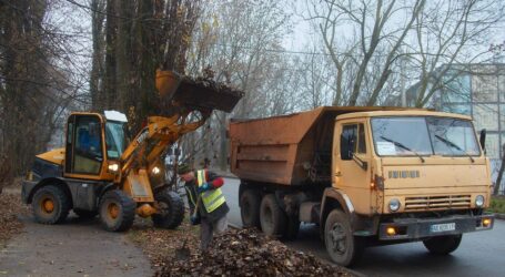 В різних районах Кам’янського тривають роботи з упорядкування території