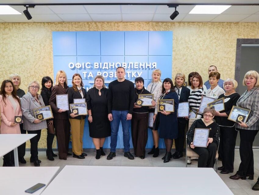 Освітян Кам’янського привітали з призовими місцями на міжнародній виставці інновацій