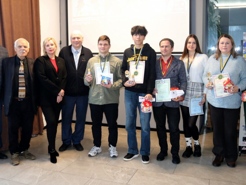 Кам`янчани здобули нагороди на чемпіонаті України з шашок-64 серед чоловіків та жінок