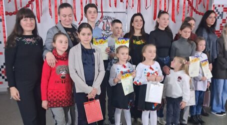 В Кам’янському привітали учасників фестивалю сімейної творчості «Скарби родинної криниці»