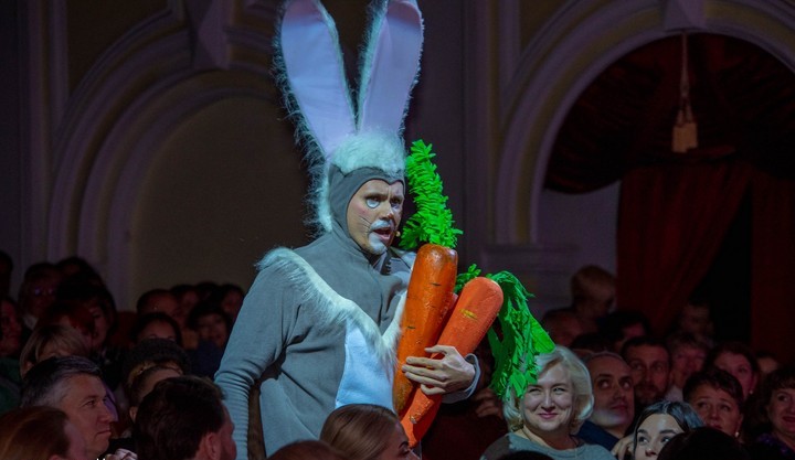 Театр імені Лесі Українки в Кам'янському відзначив потрійний ювілей - ФОТО
