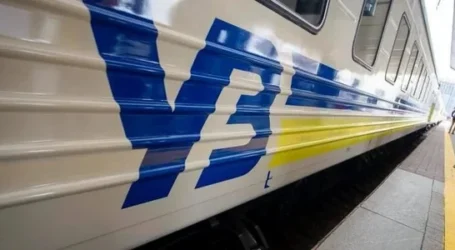 Затримка потягів: в Дніпрі через ворожу атаку пошкоджено вокзал