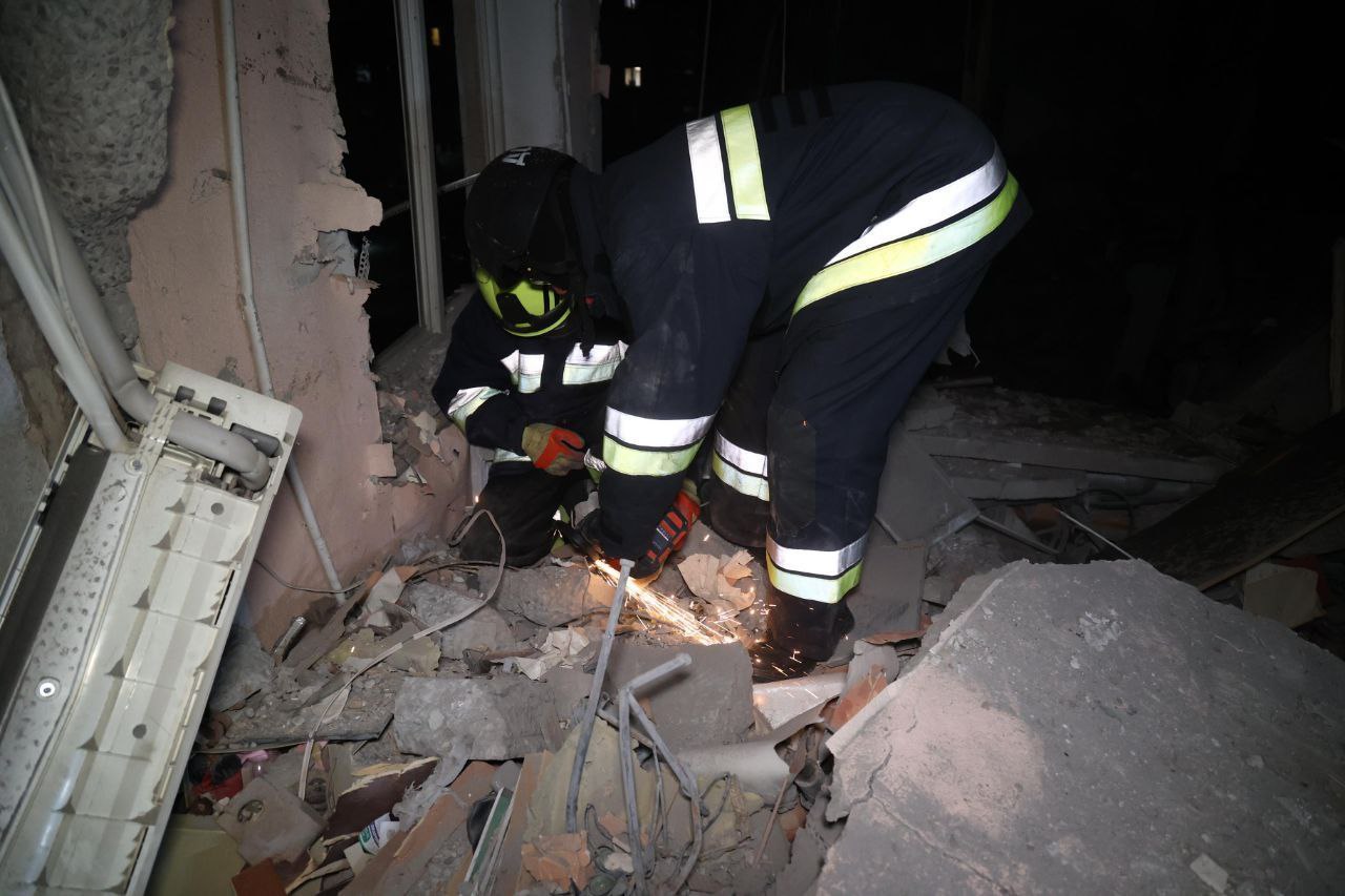 Одна людина загинула, 14 постраждали: ворог знов масовано атакував Дніпропетровщину ракетами та БпЛА - ФОТО
