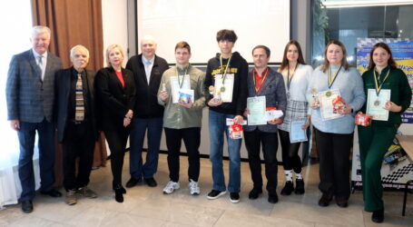 Кам`янчани здобули нагороди на чемпіонаті України з шашок-64 серед чоловіків та жінок