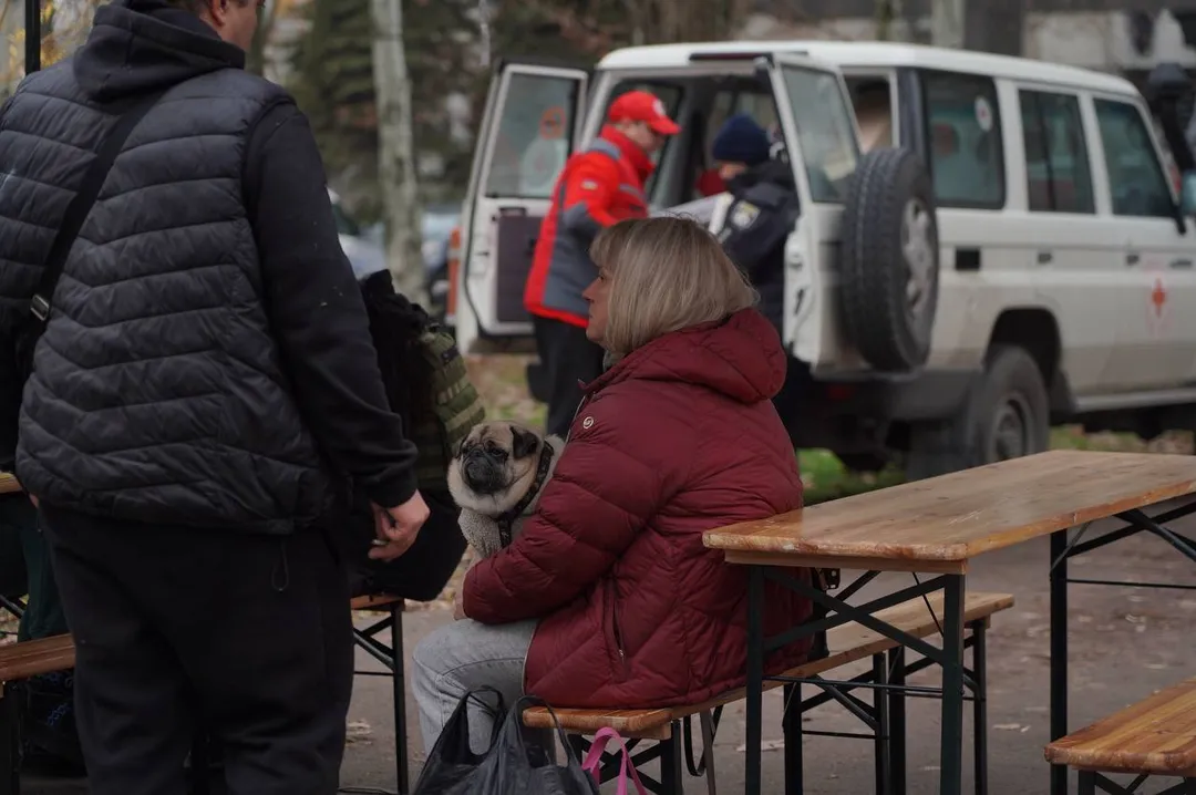 Внаслідок атаки по Дніпру є загиблі та постраждалі - ФОТО