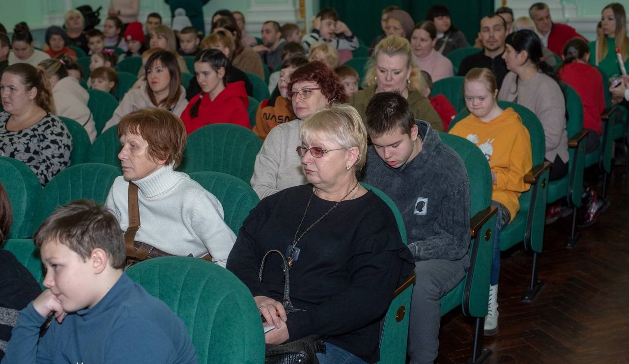 В Кам'янському відбувся захід до Міжнародного дня людей з інвалідністю - ФОТО