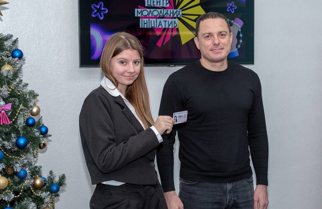 Активна молодь Кам'янського прозвітувала про реалізовані ініціативи - ФОТО
