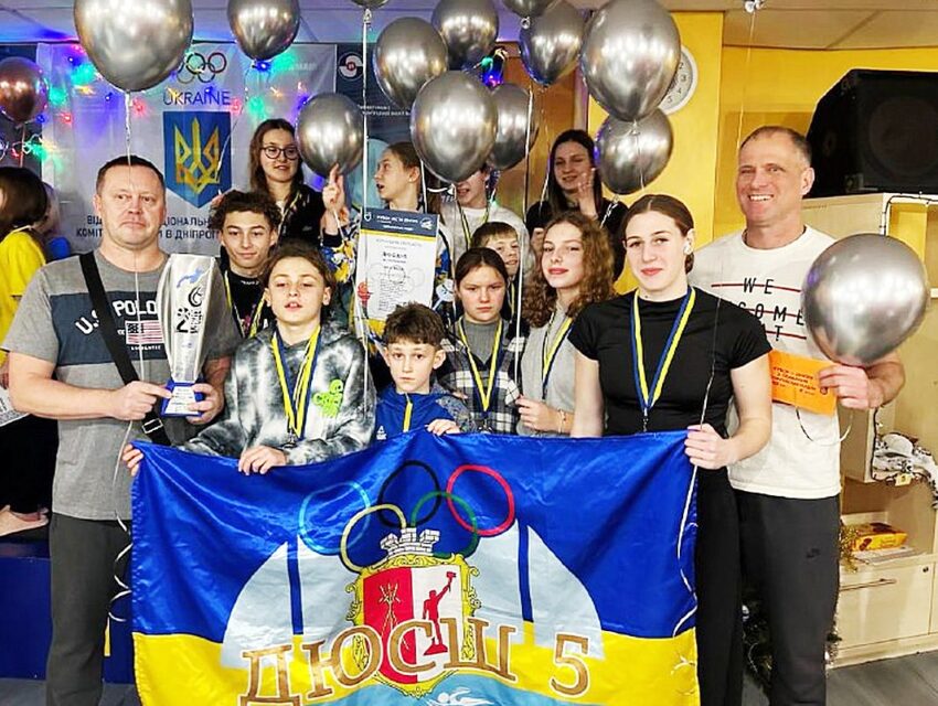 Команда плавців з Кам`янського стала другою у Кубку Дніпра