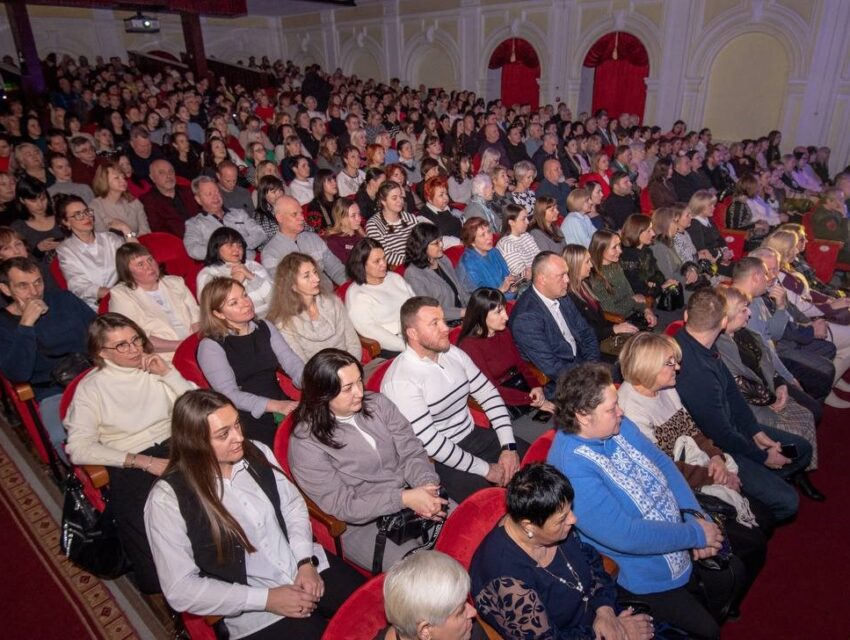 Сьогодні в Кам’янському з професійним святом вітали працівників місцевого самоврядування